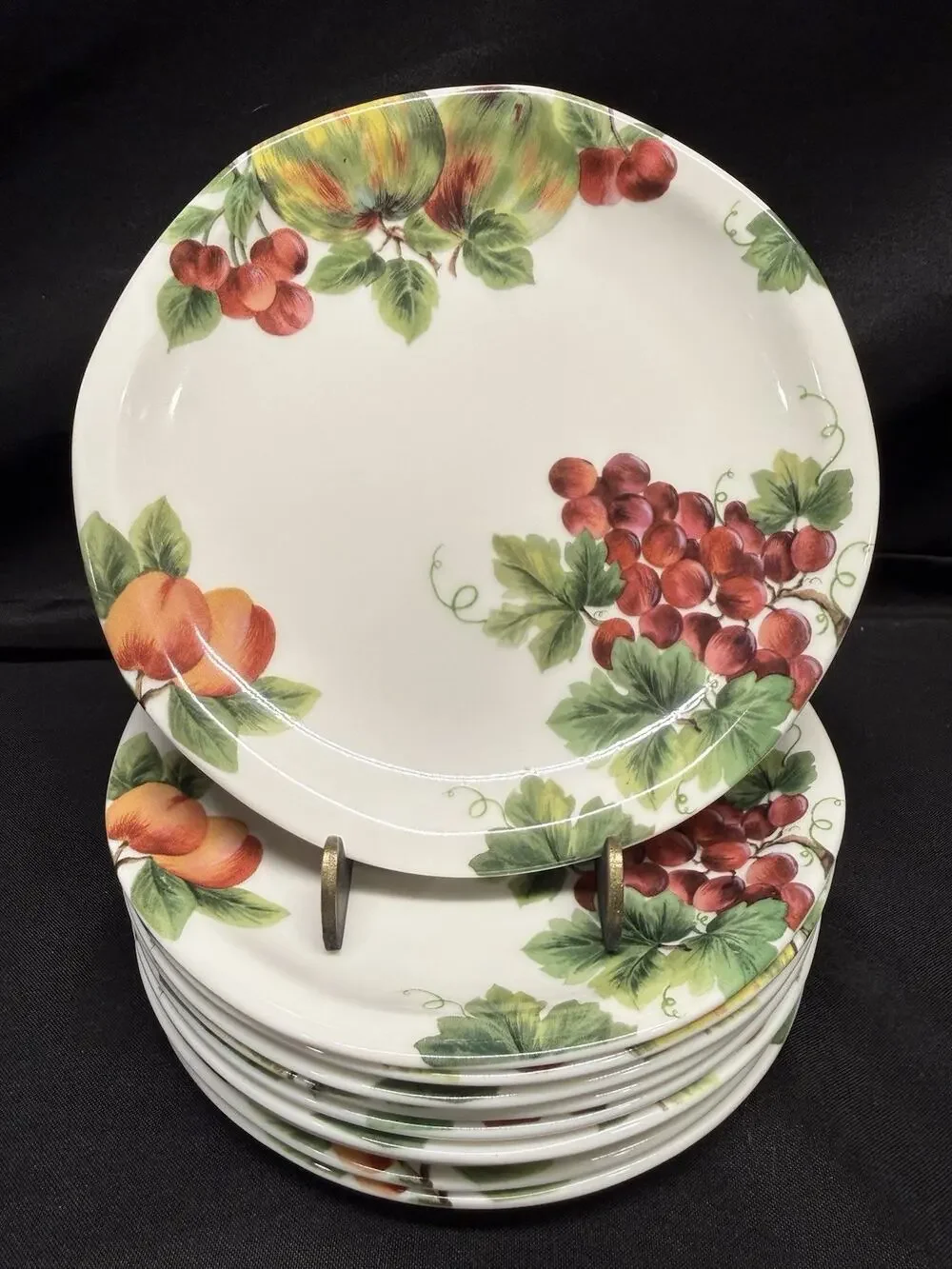 Set Of 10 Royal Doulton Vintage Grape Bread Plates 6.5 Inch Round White Fruit